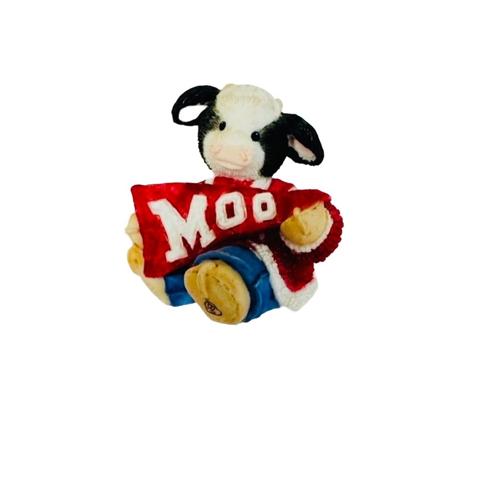 Cute Cow Figurine with Red “Moo” Sign – Farmhouse Decor / Collectible Cow